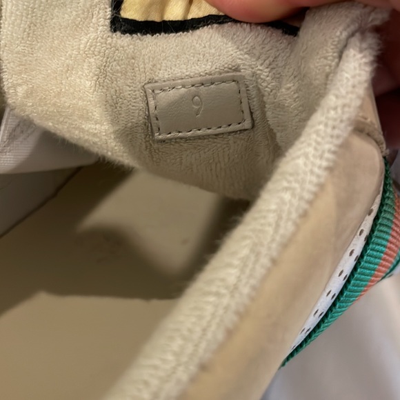 GUCCI Men US 9.5/UK 9 Screener GG Sneaker Made to Look Worn; White/Green/Red - Picture 7 of 9
